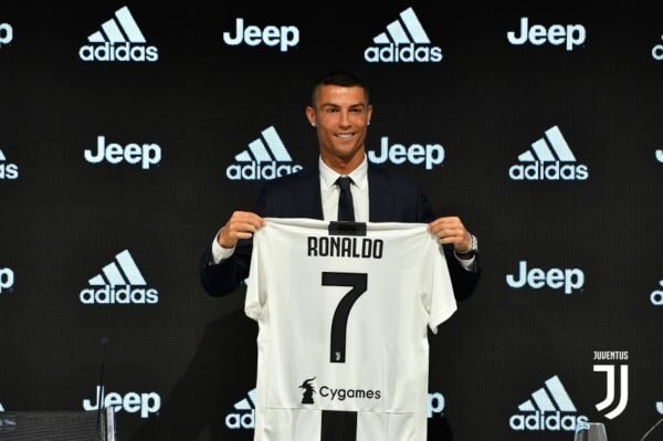 ronaldo juventus shirt sales