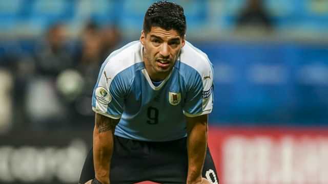 Oscar Tabarez does not want to rush Luis Suarez's future with Uruguay