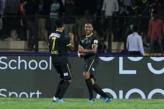 Robin Singh salvages point for 10-man Hyderabad against Bengaluru