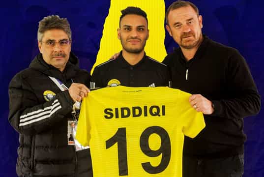 Real Kashmir loan in Kashif Siddiqi, declare partnership with Oxford Utd