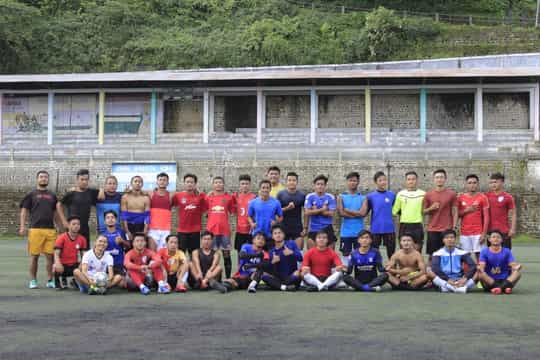 Lallianzuala Chhangte extends helping hand to Mizo family in distress