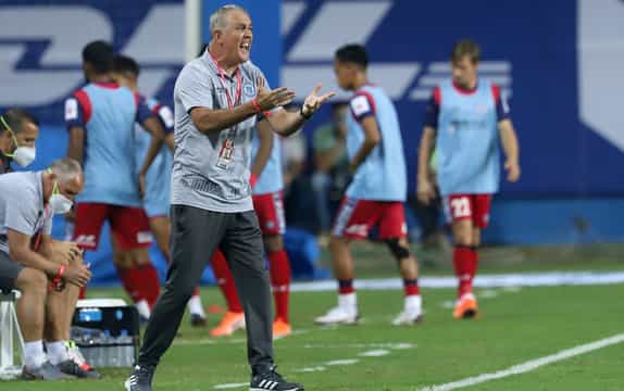 Important to arrive in top four at the end of season, says Owen Coyle