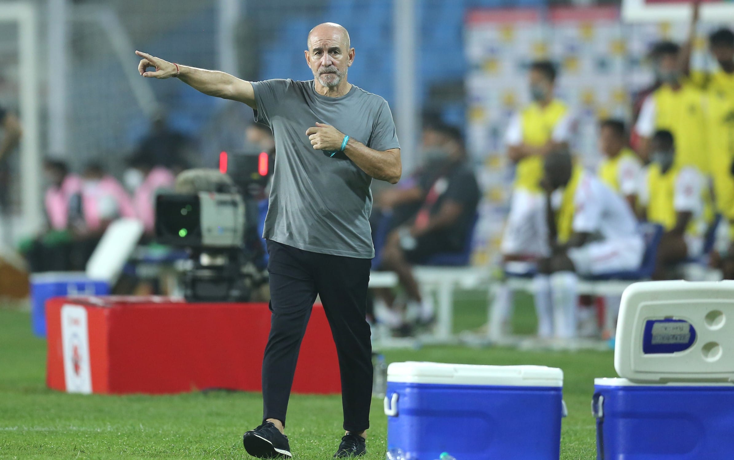 Antonio Habas: Lack of supporters could be important factor for slow starts