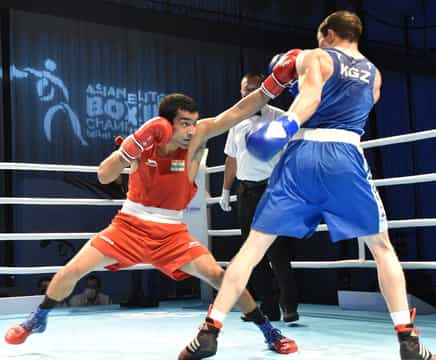 Shiva Thapa victorious in quarter finals of Asian Boxing Championships