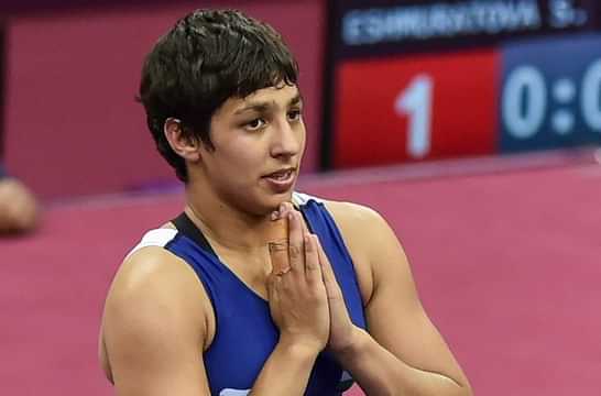 India clinch two medals in a day at World Wrestling Championships