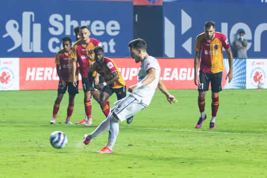 FC Goa narrowly beat SC East Bengal in seven-goal thriller