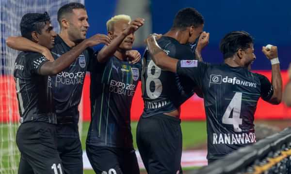 Mumbai City beat Bengaluru FC, climbs on ISL summit