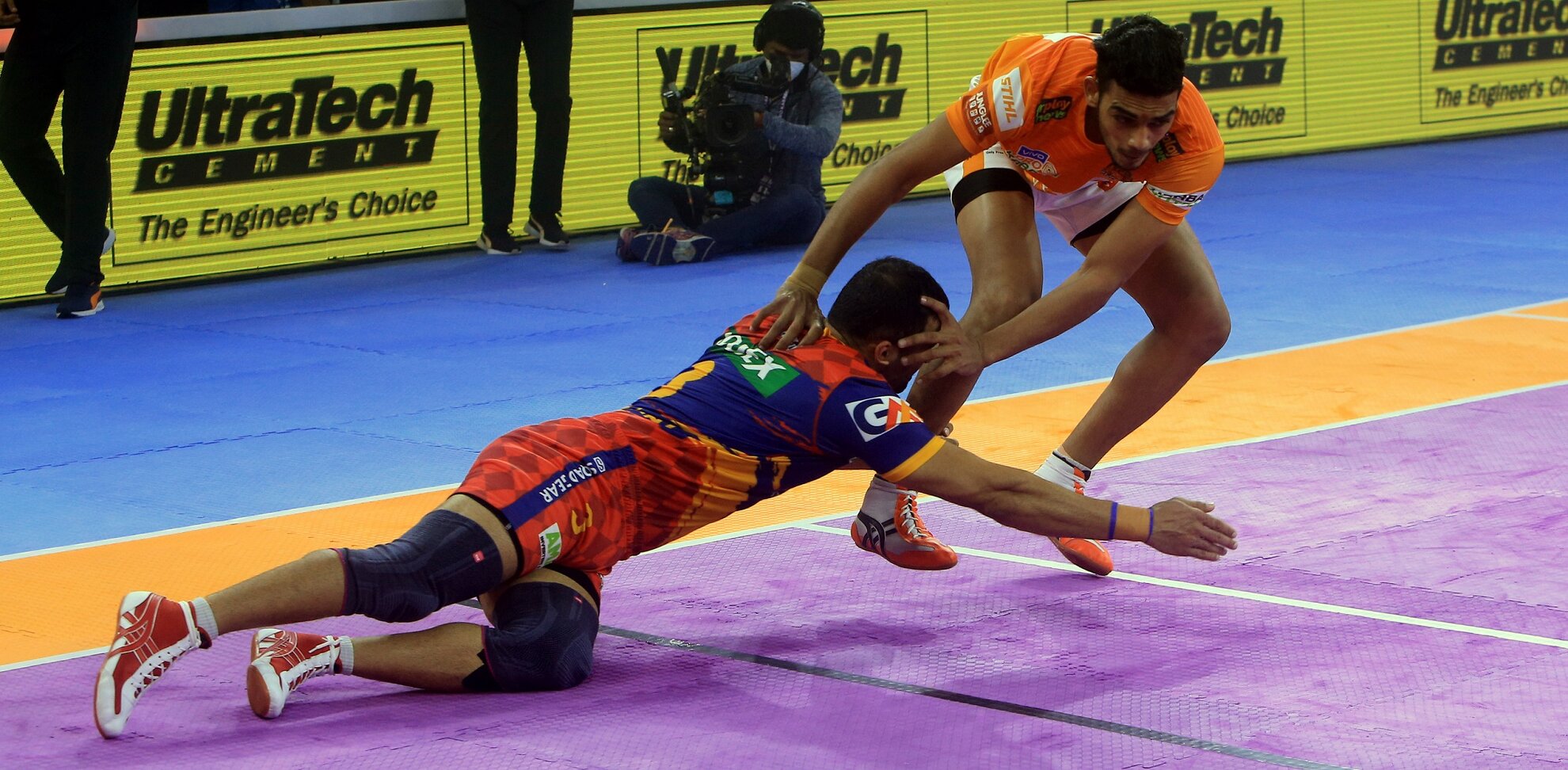 Puneri Paltan clinched a 44-38 victory against UP Yoddha courtesy 14 points from Mohit Goyat and 12 from Inamdar in PKL 8.