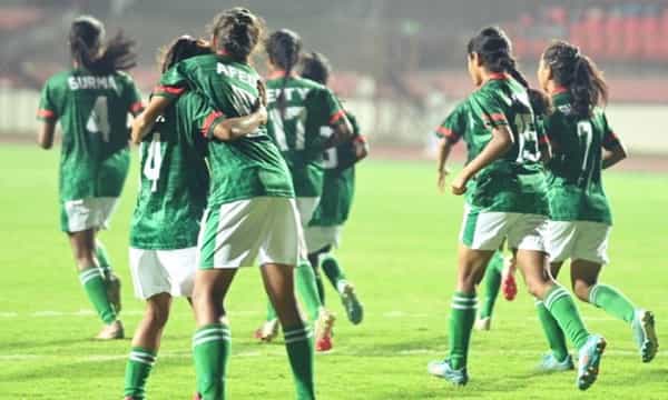 Bangladesh edge past Nepal to set-up deciding clash with India