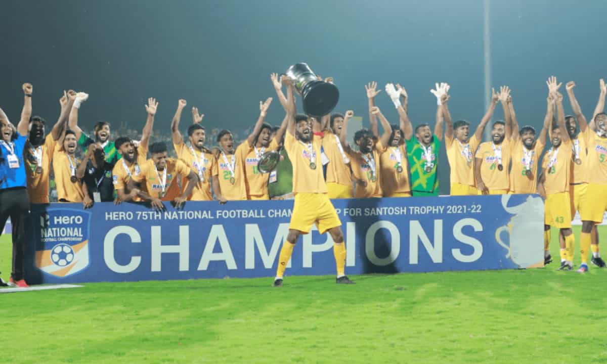 Kerala edge West Bengal in penalty shootout to lift Santosh Trophy