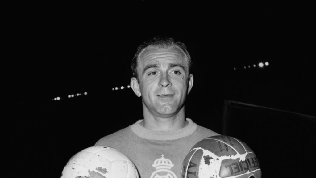 Alfredo Di Stefano never featured at the FIFA World Cup.