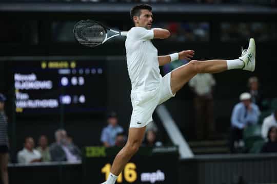 Novak Djokovic marches into the quarters of the 2022 Wimbledon