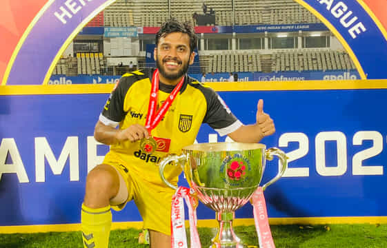 Souvik Chakrabarti signs three-year deal with East Bengal