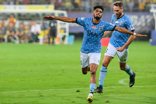 Mehtab Singh heroics help Mumbai City stun Kerala Blasters