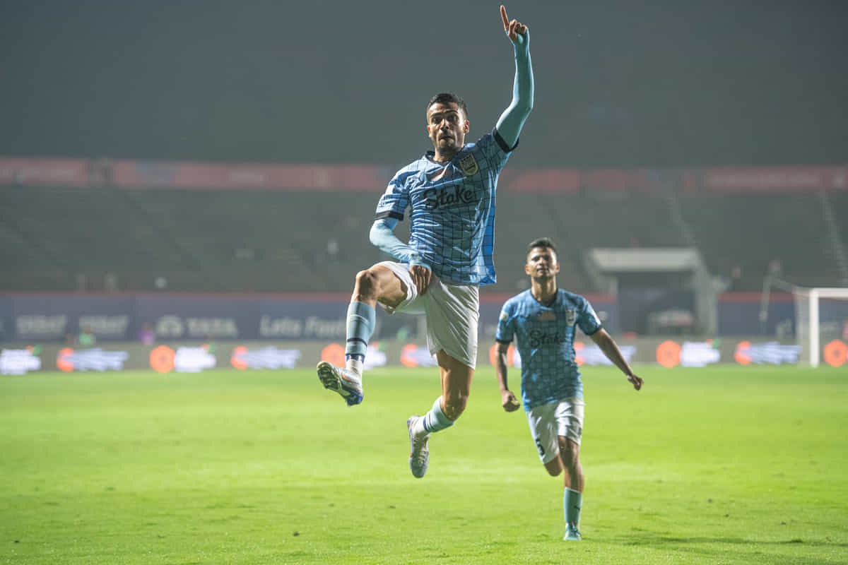 Mumbai City stun Jamshedpur FC's efforts with superb comeback