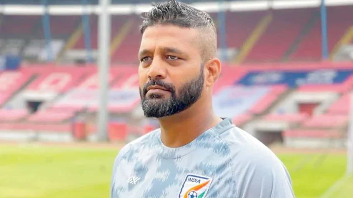Delhi Court issues arrest warrant for former U-17 Women's coach Alex Ambrose