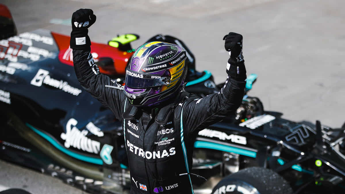 Major updates on Lewis Hamilton's Mercedes contract extension