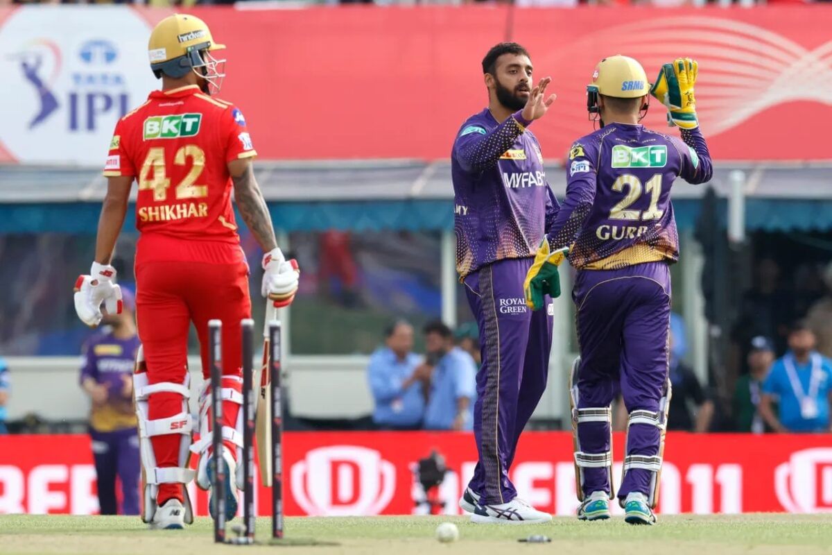 ipl-2023-varun-chakravarthy-bamboozles-shikhar-dhawan