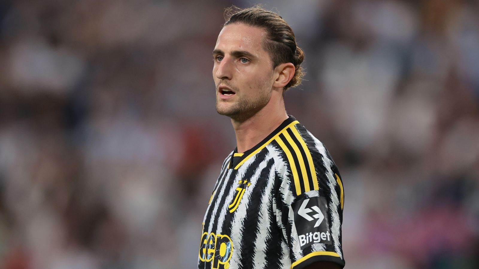 Newcastle & Manchester United target Juventus midfielder Adrien Rabiot