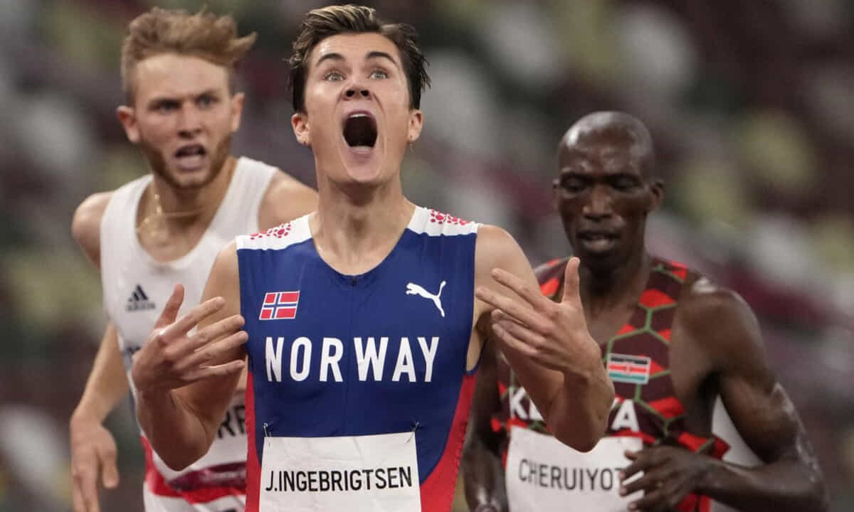 Jakob Ingebrigtsen creates new world record in men's 2000m at Brussels Diamond League