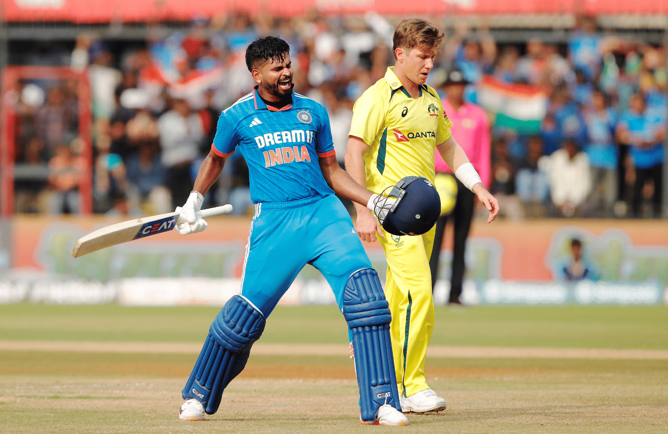 IND vs AUS: Shreyas Iyer ने जड़ा अपना तीसरा वनडे शतक, ऑस्ट्रेलिया के खिलाफ की छक्के-चौके की बरसात