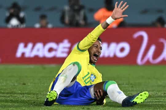 Neymar set to miss entire season due to torn ACL