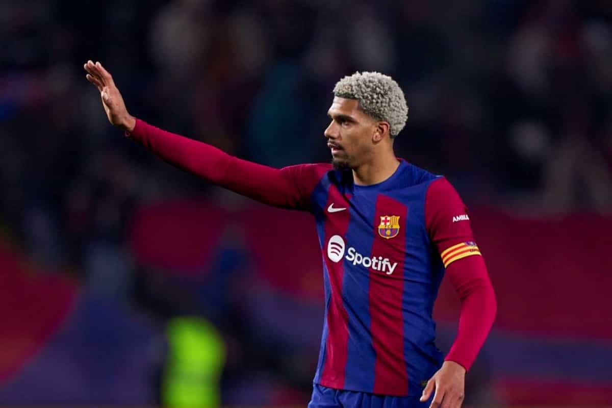 Thomas Tuchel gives coy reply on Bayern links with Ronald Araujo