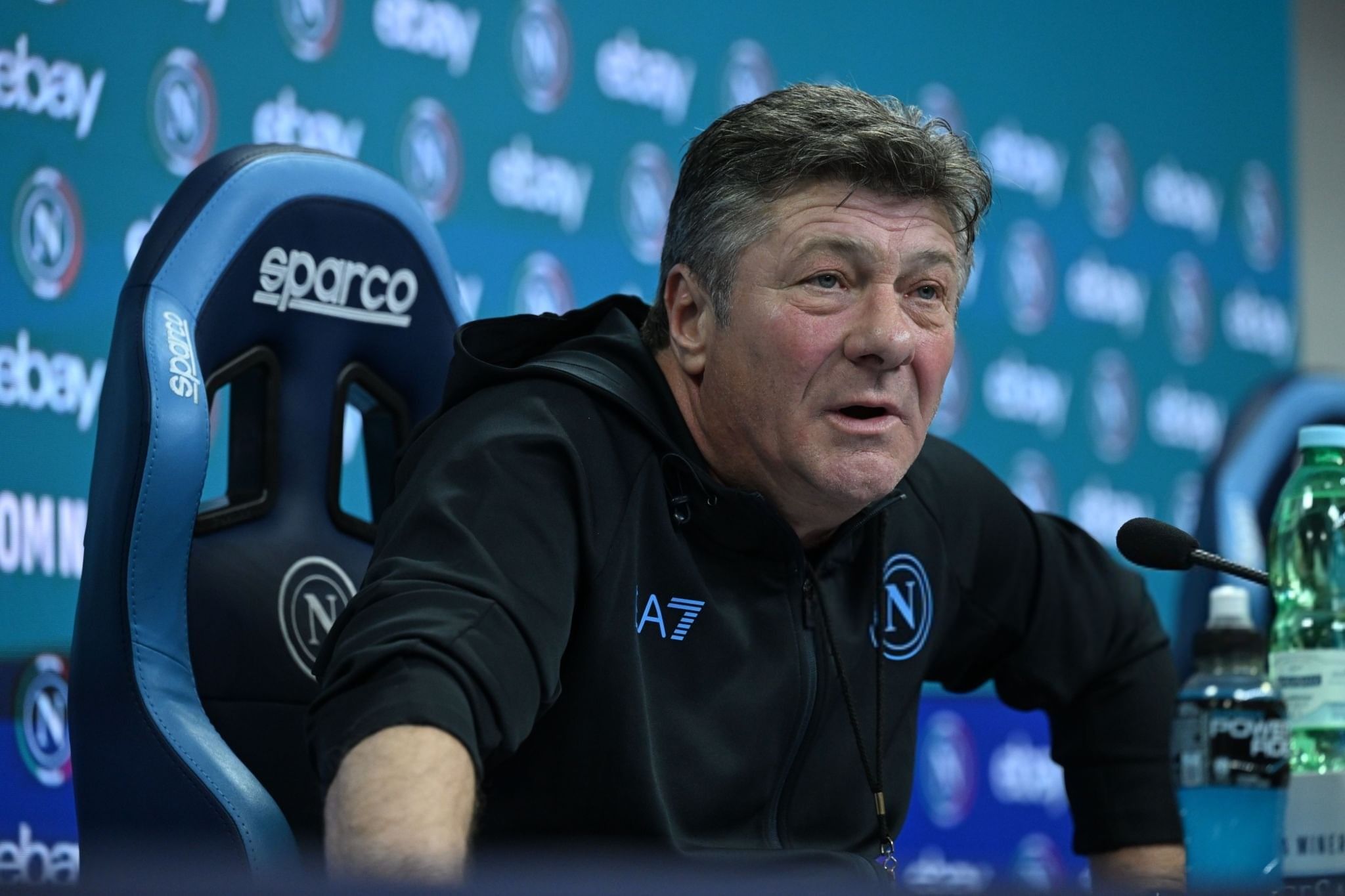Napoli consider sacking manager Walter Mazzarri before UCL clash against Barcelona