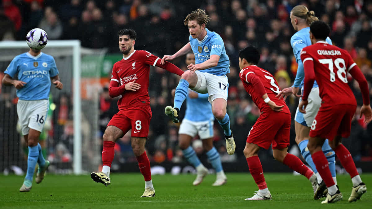 Liverpool and Manchester City share spoils in 1-1 draw as Arsenal stay on top of Premier League table
