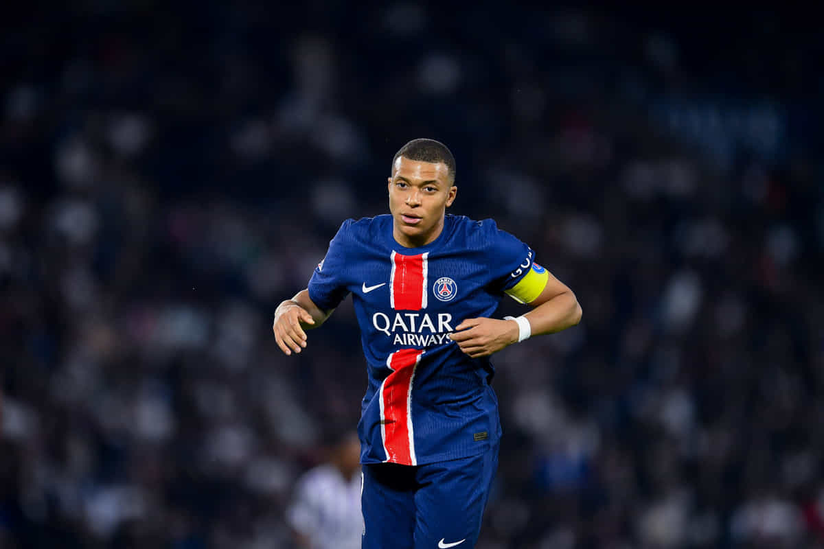 Kylian Mbappe getting ready for Roland Garros? French superstar practises tennis with Moustapha Diatta