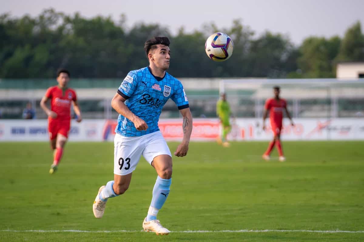 ISL: Hardik Bhatt set to sign for Mumbai City FC