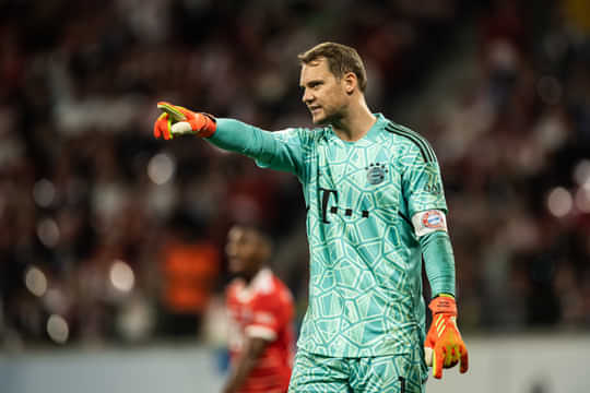 Is Bayern Munich star Manuel Neuer injured after getting subbed off in Champions League?