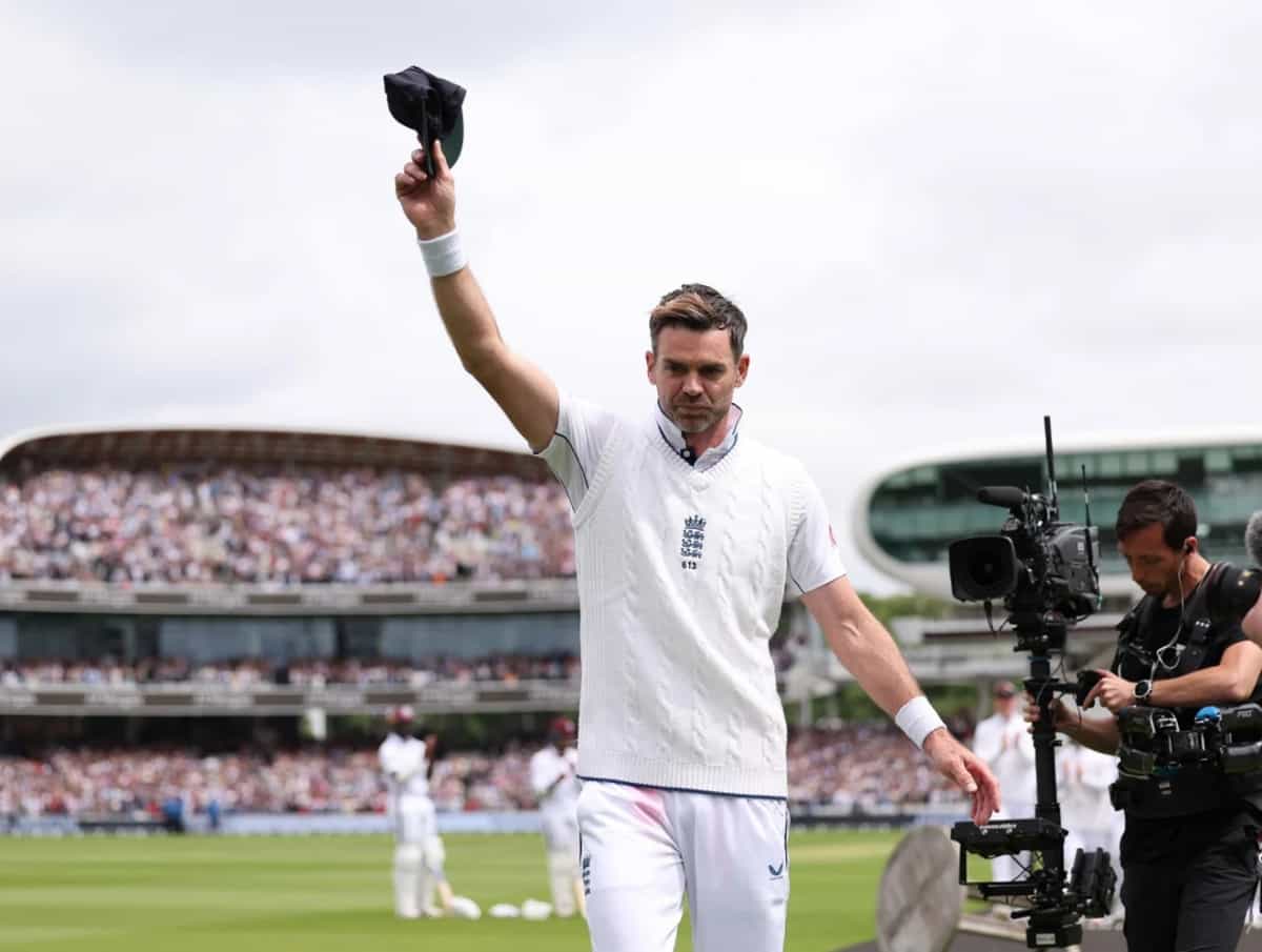 [Watch] James Anderson gets standing ovation from Lord's crowd after retiring from tests