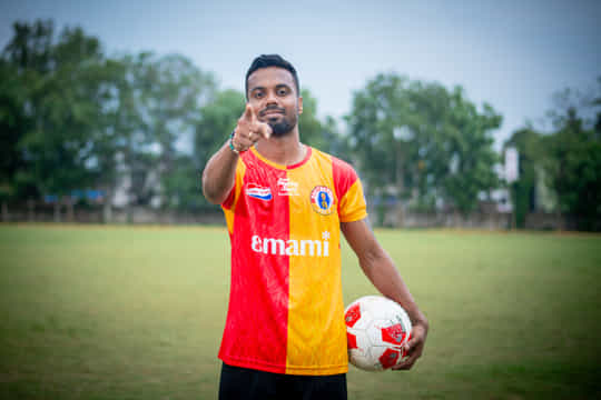 East Bengal bolster defence by signing defender Provat Lakra