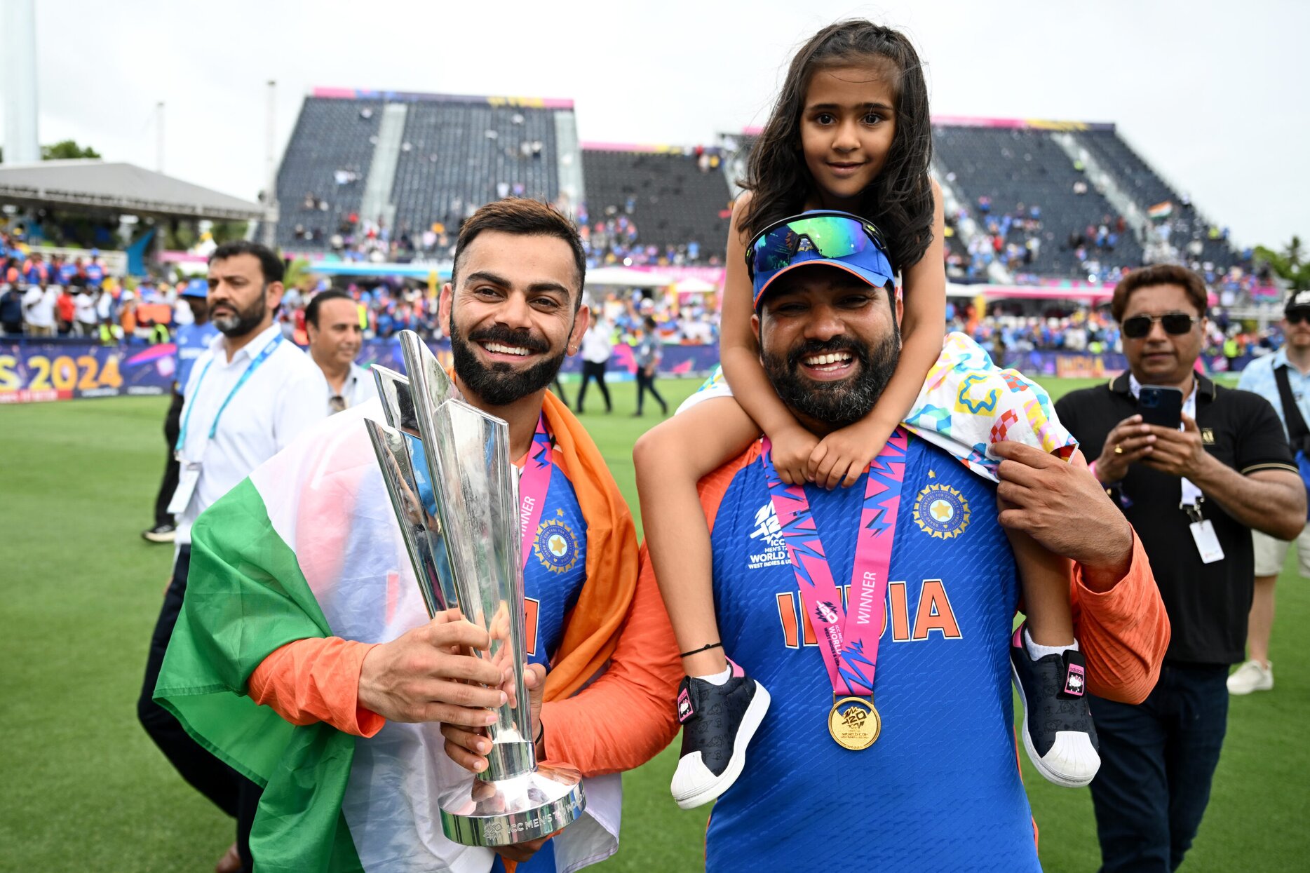 Virat Kohli reveals conversation with Rohit Sharma before iconic photo ...