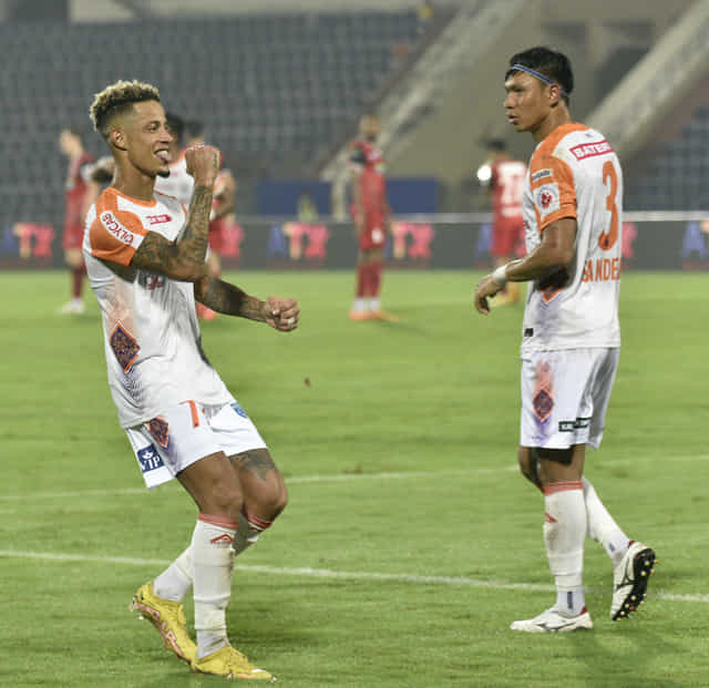 ISL 2024-25: Kerala Blasters rally back to hold 10-man NorthEast United
