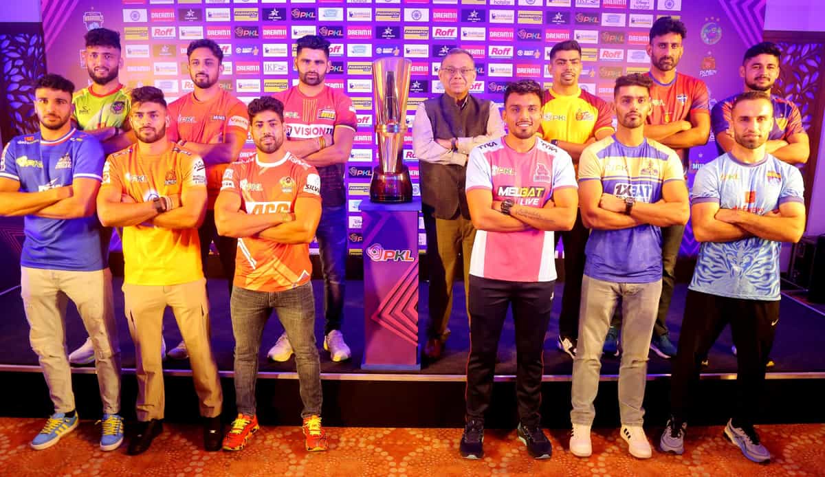 Pardeep Narwal & Pawan Sehrawat meet other PKL 11 captains in Hyderabad