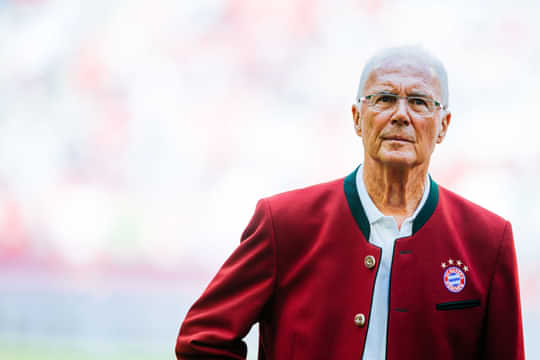 Bayern Munich retire late Franz Beckenbauer's number 5 shirt