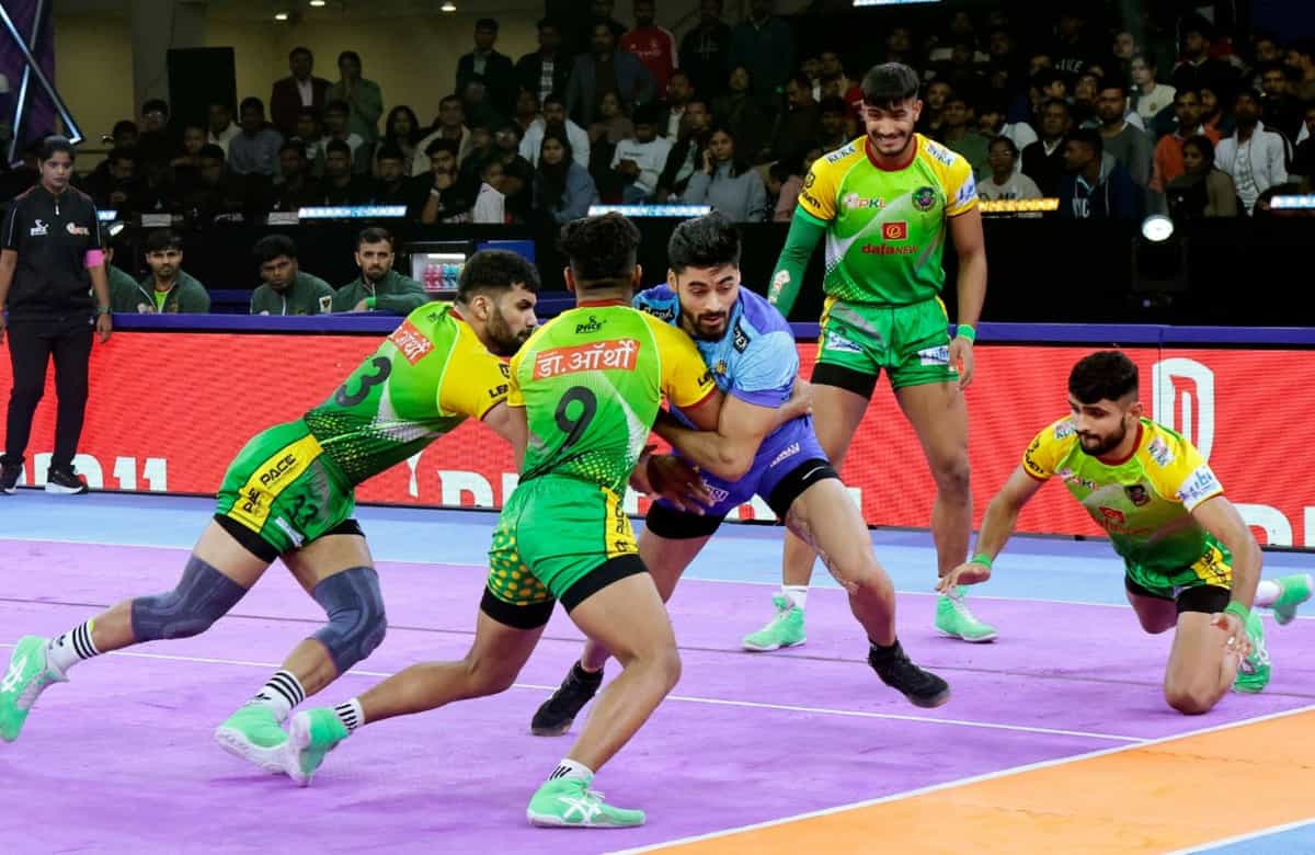 PKL 11: Maninder Singh reaches 1500 raid points; Patna Pirates beat Bengal Warriorz