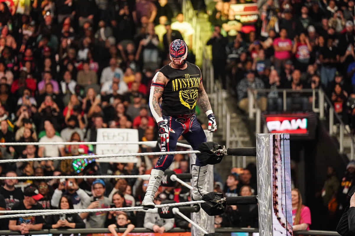Rey Mysterio WWE RAW AAA Guerra de Titanes 2025