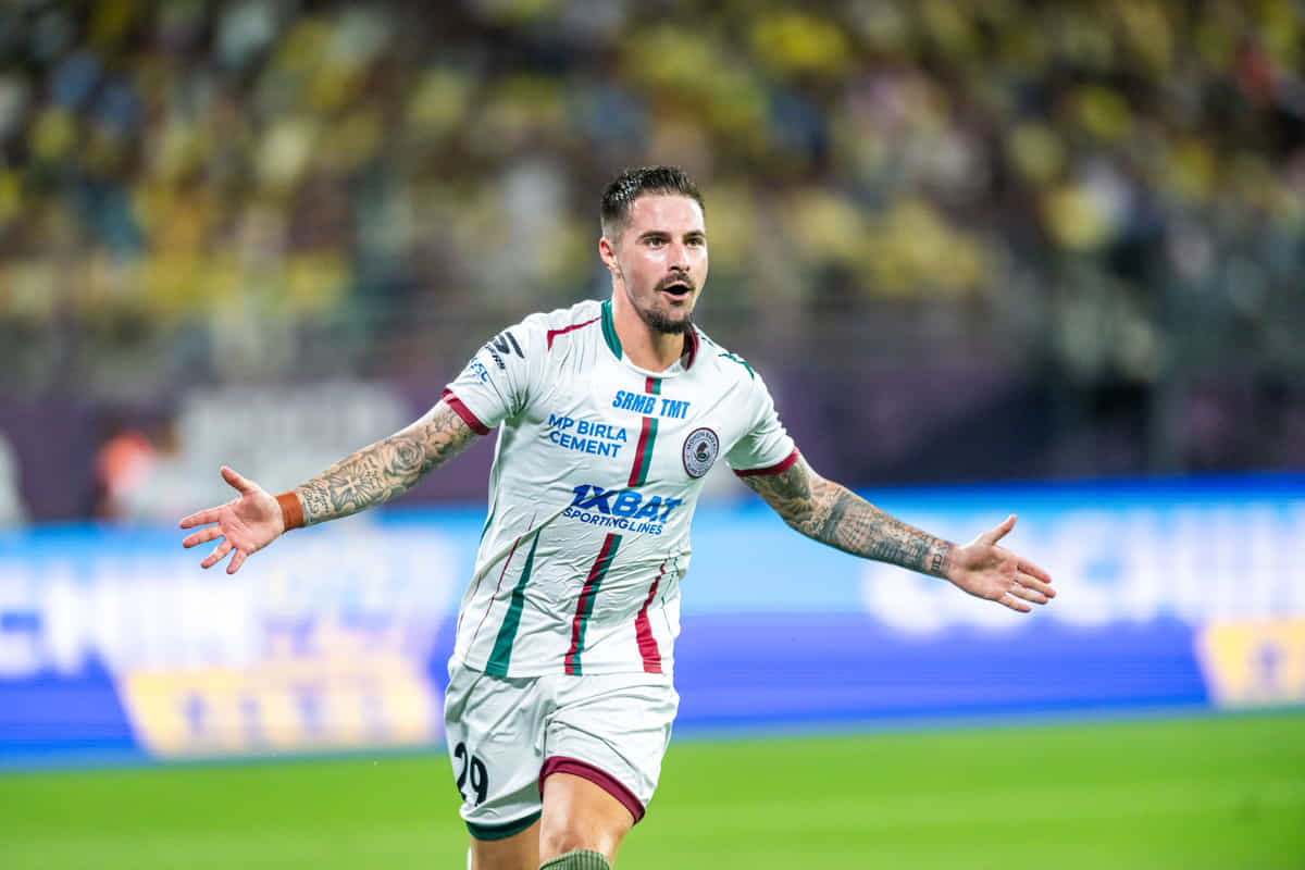 ISL Mohun Bagan striker Jamie MAclaren celebrating his goal against Kerala Blasters
