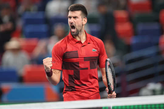 Novak Djokovic arrives at Wimbledon with eyes on Roger Federer's records