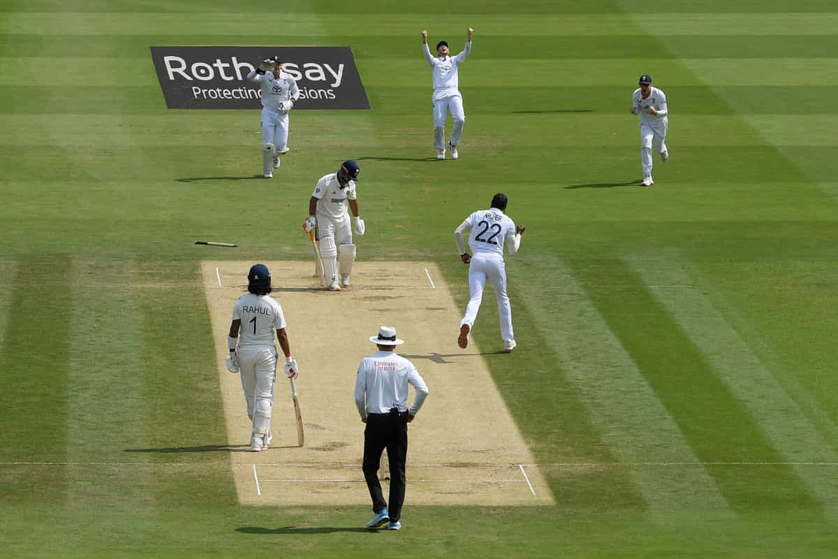 Jofra Archer celebrates Rishabh Pant's wicket at the Lord's