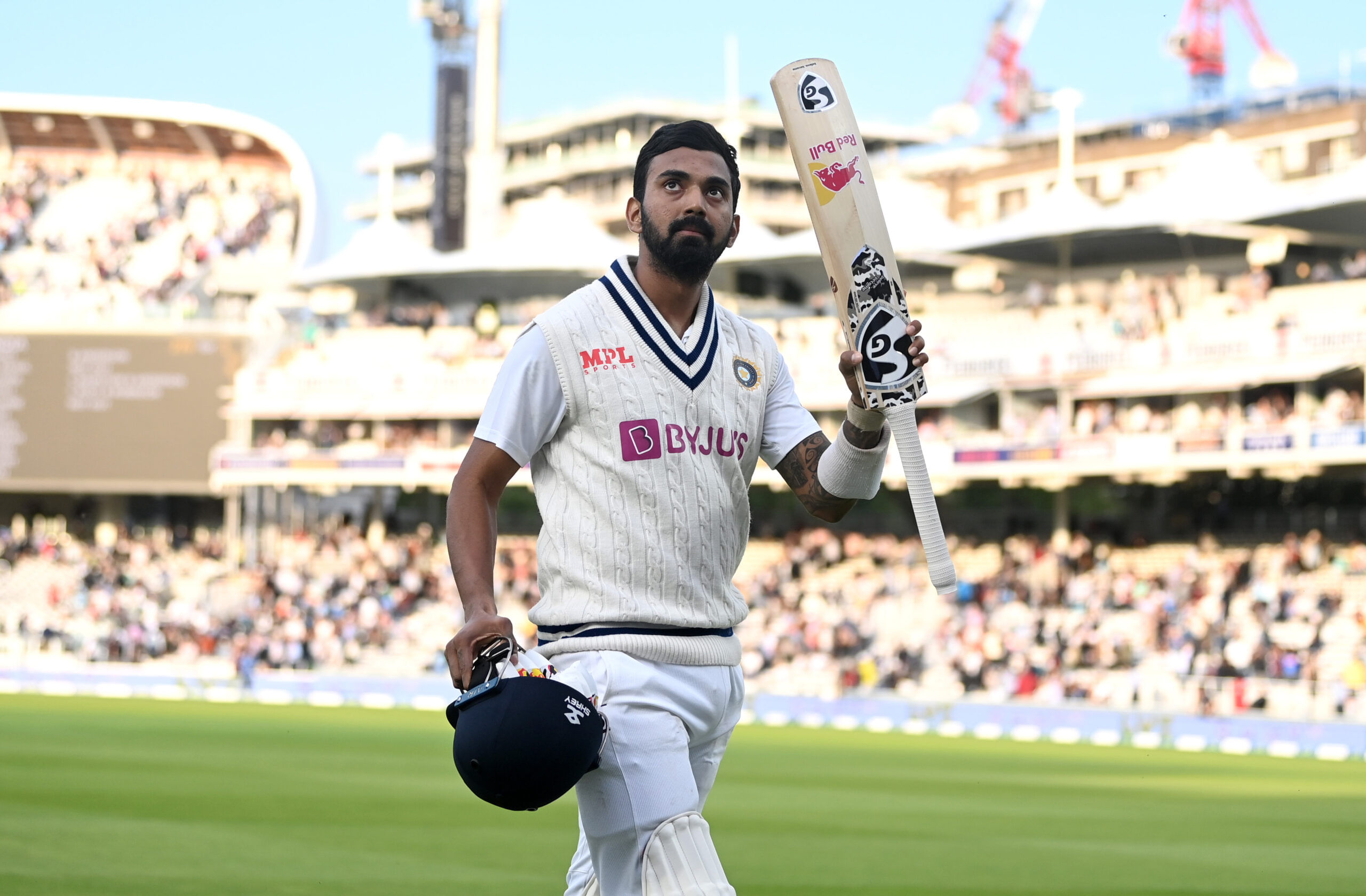 KL Rahul celebrates his test ton at the Lord's
