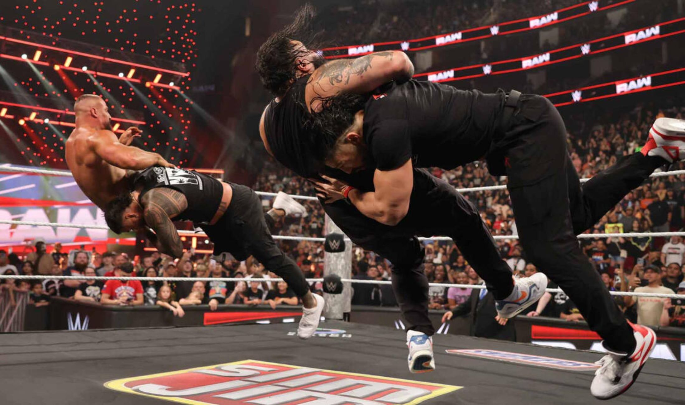 Roman Reigns Jey Uso WWE RAW