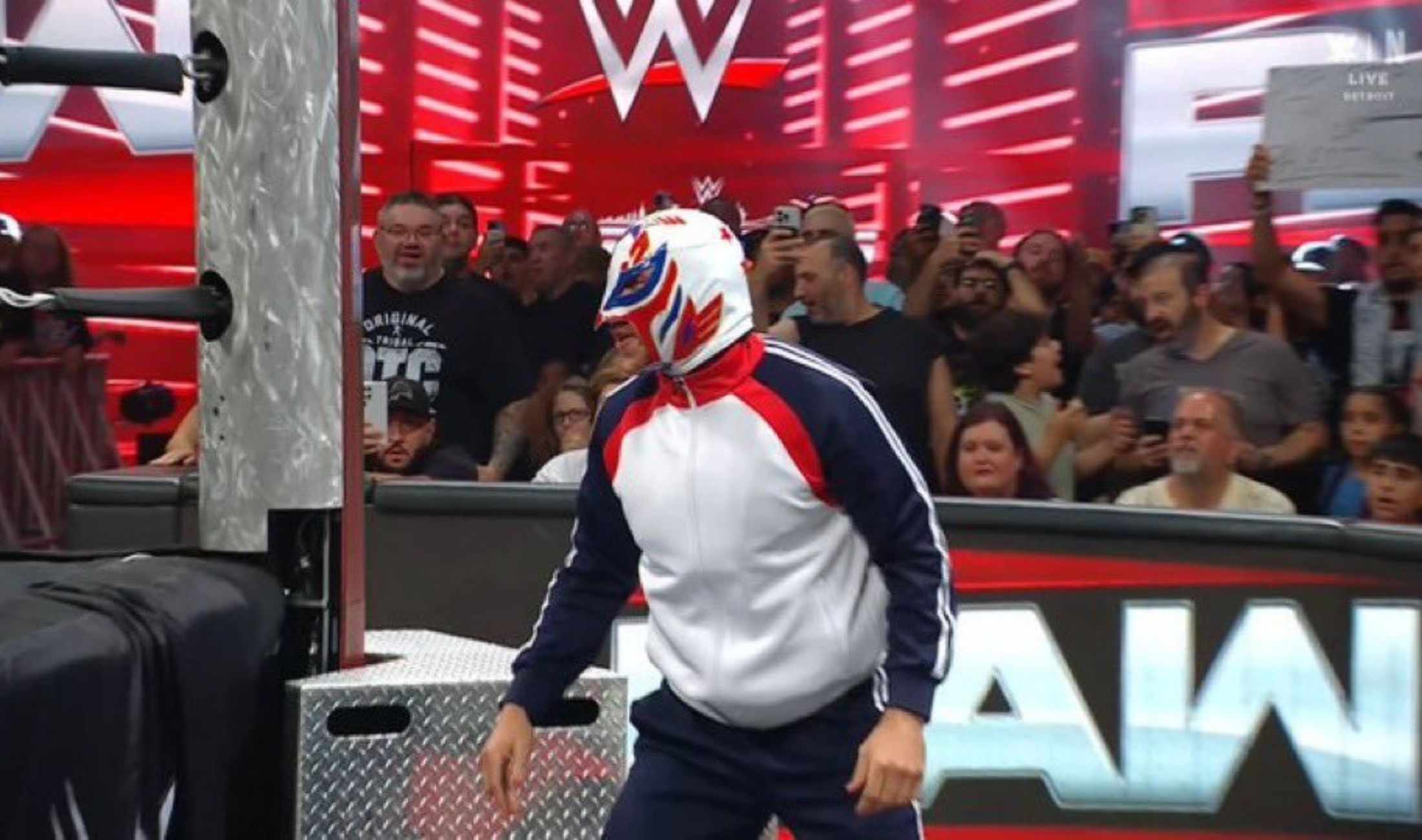 new El Grande Americano wwe raw