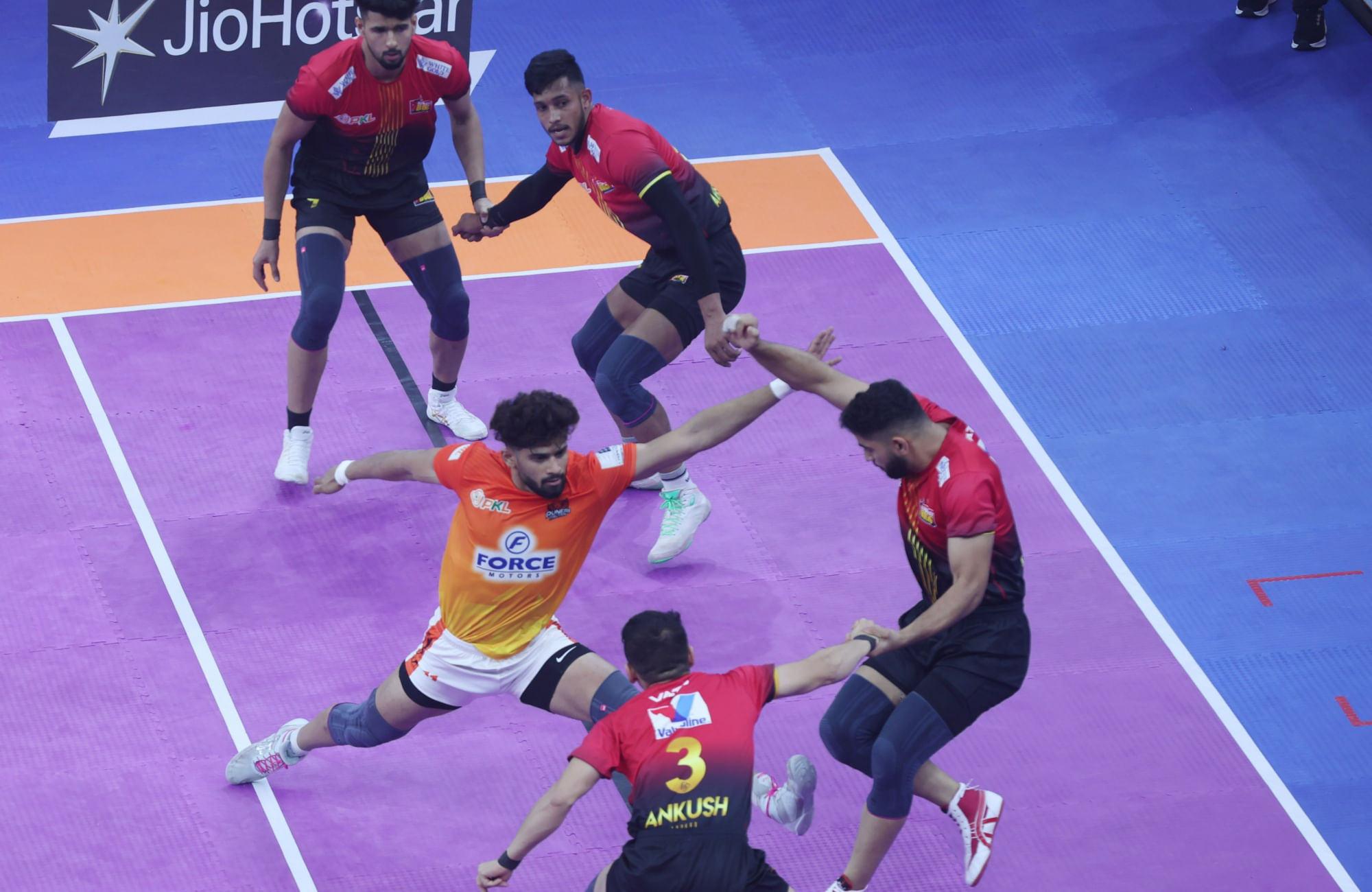 PKL 12: Top five best moments from Day 1 matches