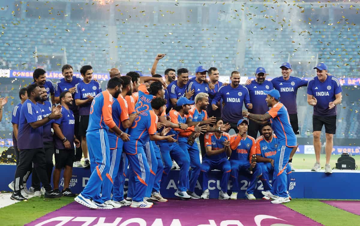 India celebrate after winning Asia Cup 2025