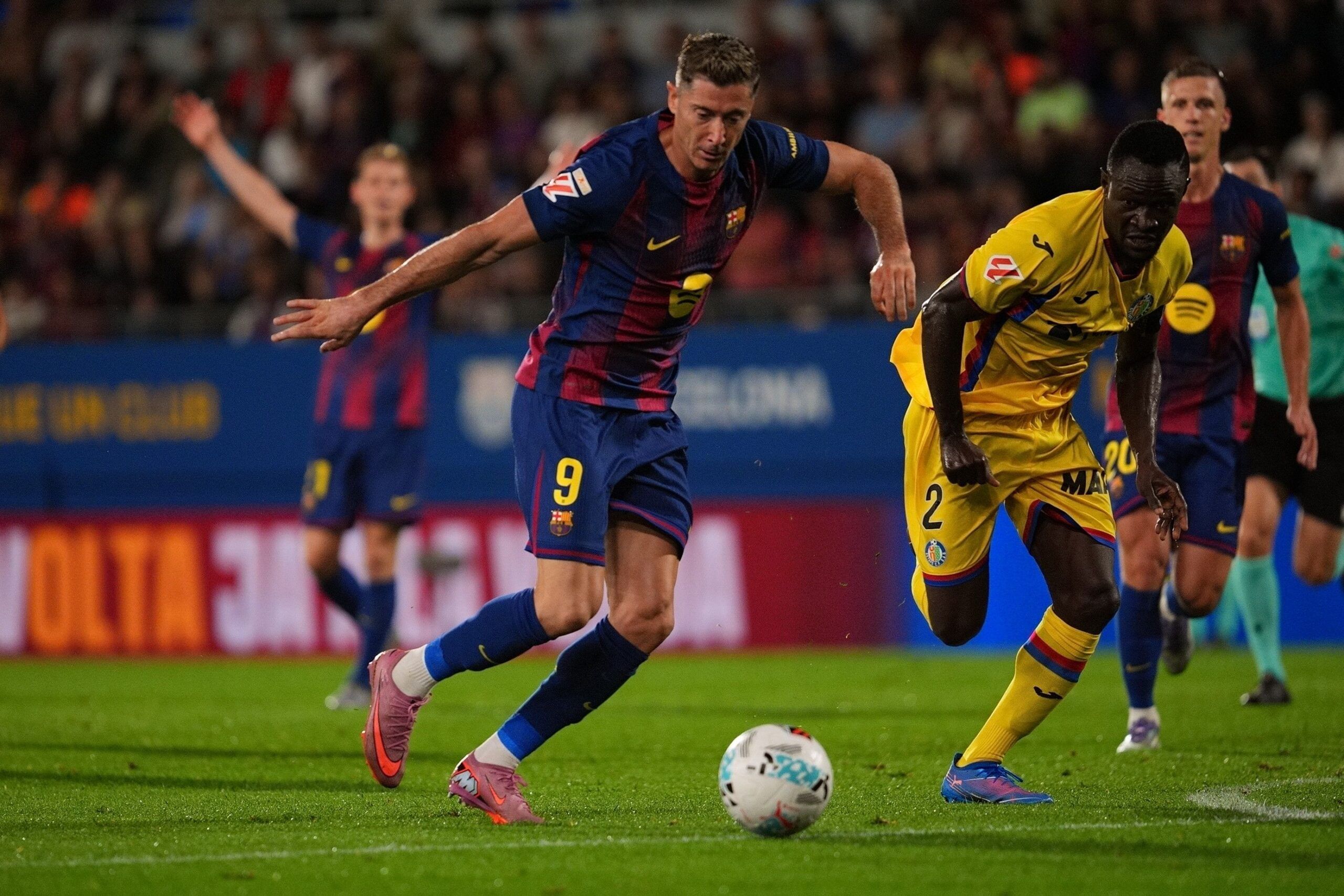 Barcelona handed Robert Lewandowski injury blow