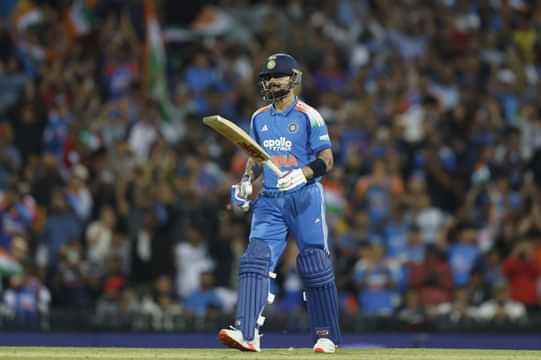 Virat Kohli celebrates fifty during third IND vs AUS ODI